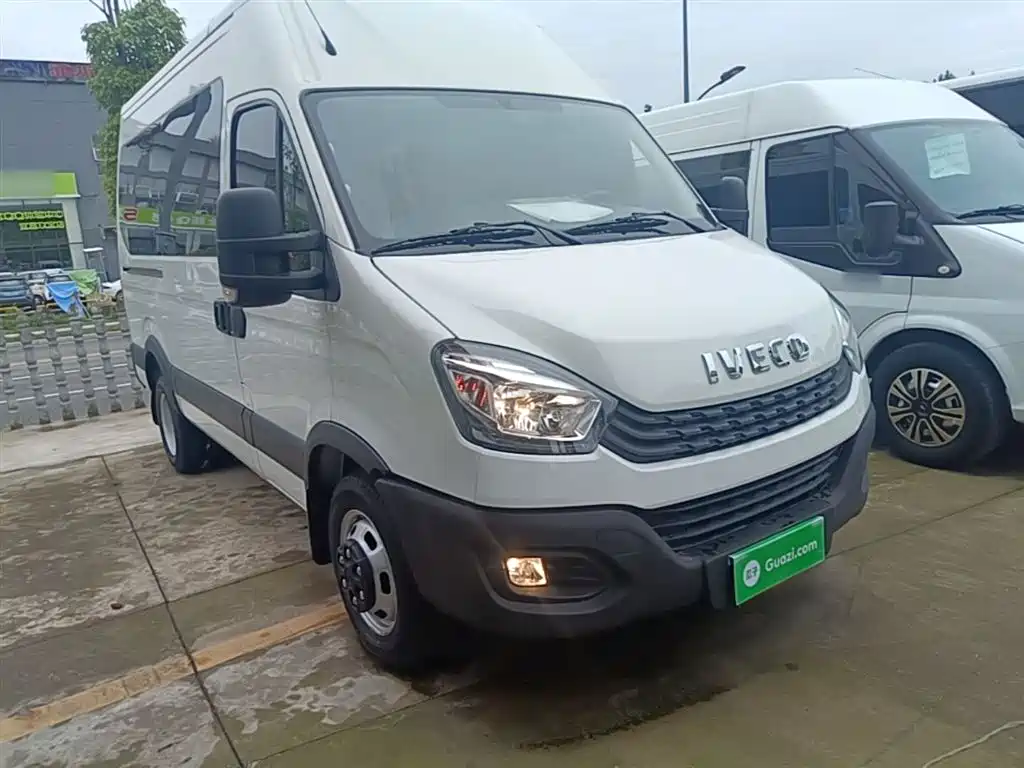 IVECO Ousheng 2025 — фото 4