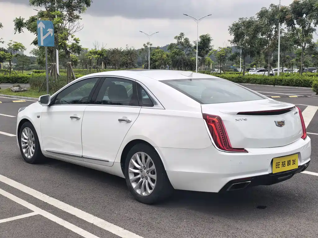 Cadillac XTS 2018 — фото 32