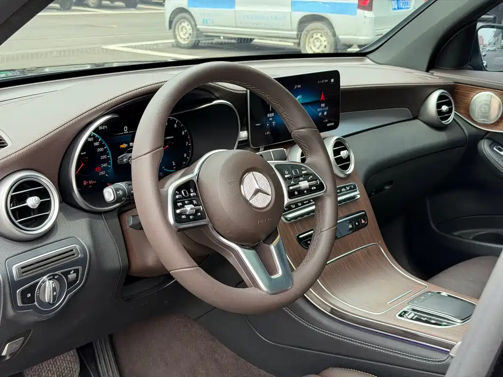 Mercedes-Benz GLC 2021 — фото 11