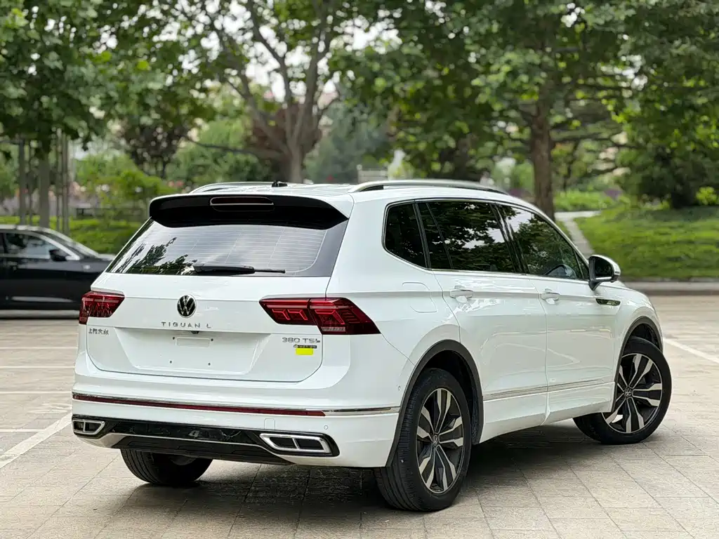 Volkswagen Tiguan L 2023 — фото 3