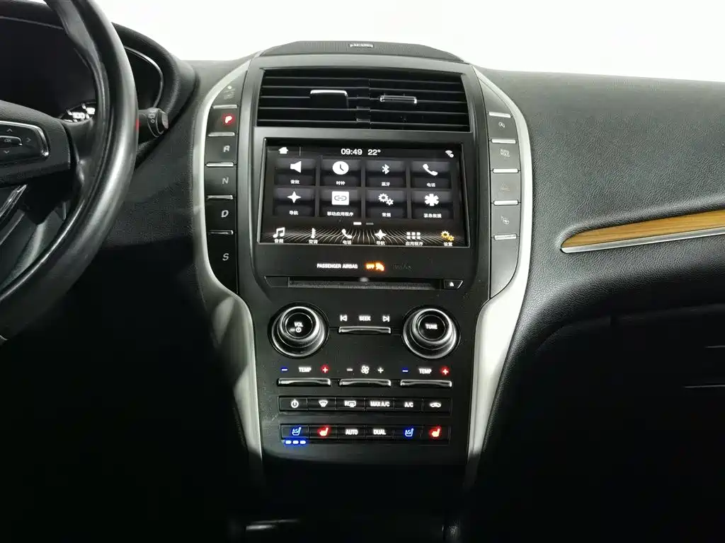 Lincoln MKC 2017 — фото 12