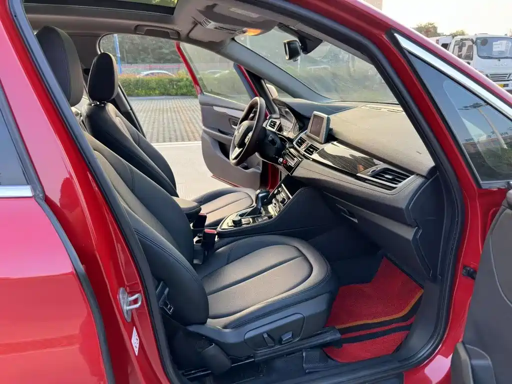 BMW 2 Series Active Tourer 2018 — фото 9
