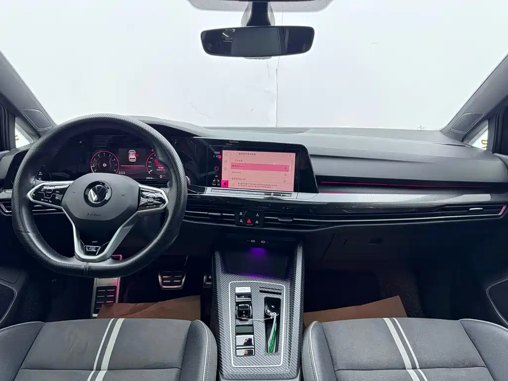 Volkswagen Golf 2024