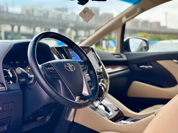 Toyota Alphard 2020