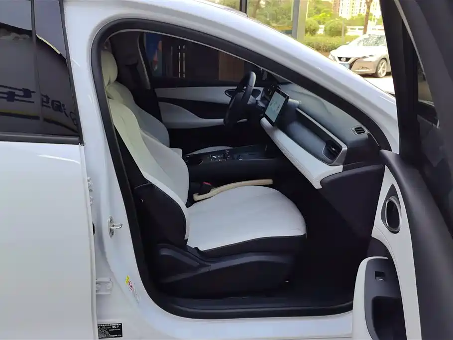 BYD Seal 05 DM-i 2025 — фото 8