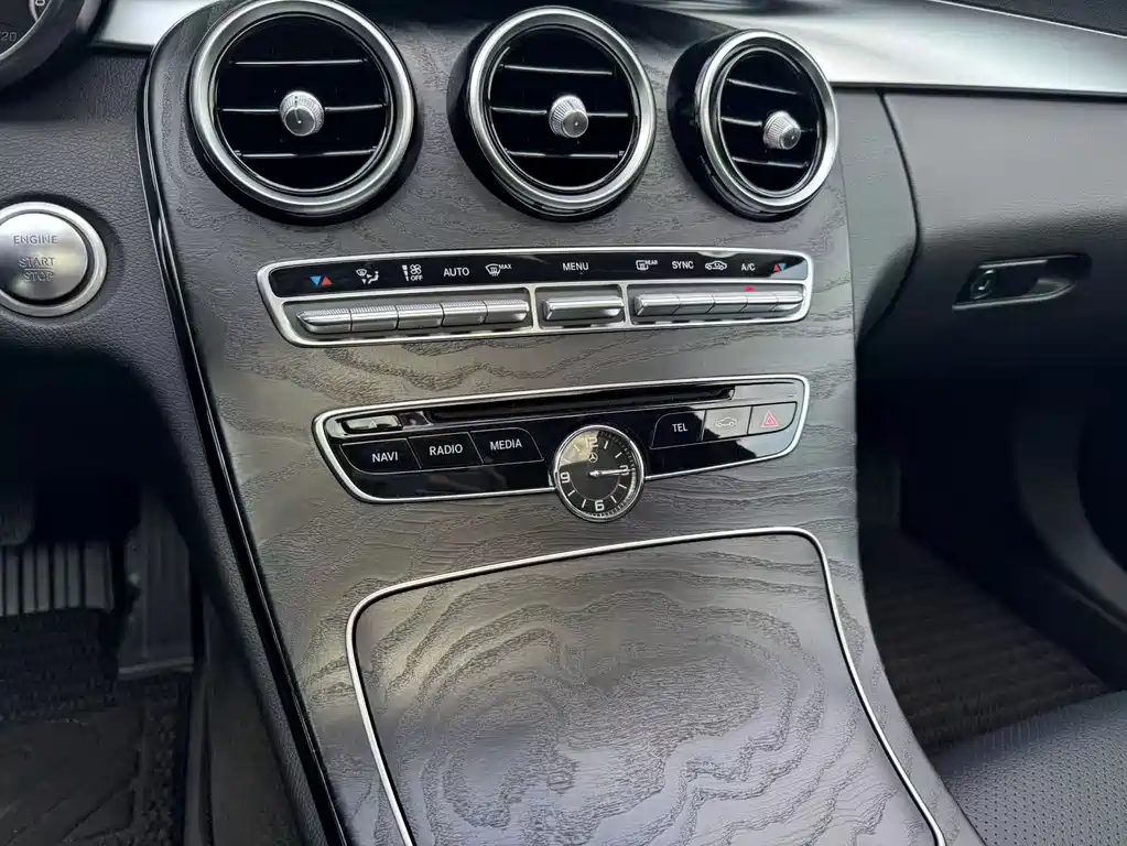 Mercedes-Benz C-Class 2018 — фото 18