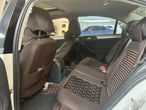 Volkswagen Sagitar 2014