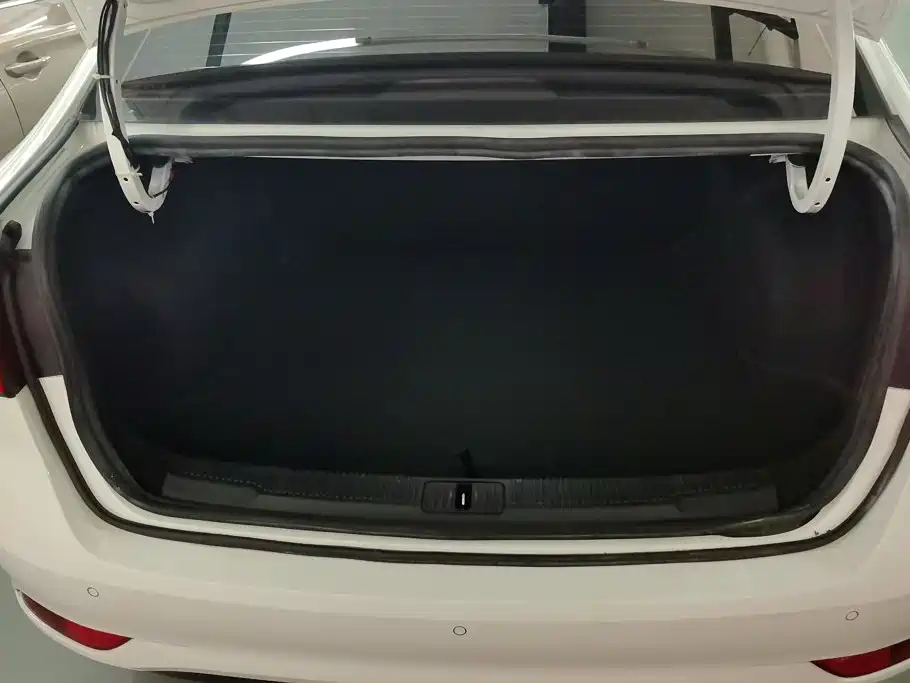 Roewe i5 2019