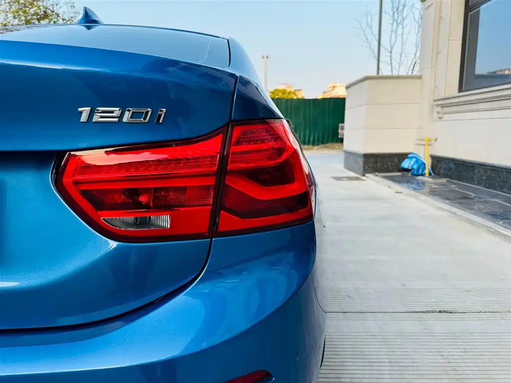 BMW 1 Series 2020 — фото 12