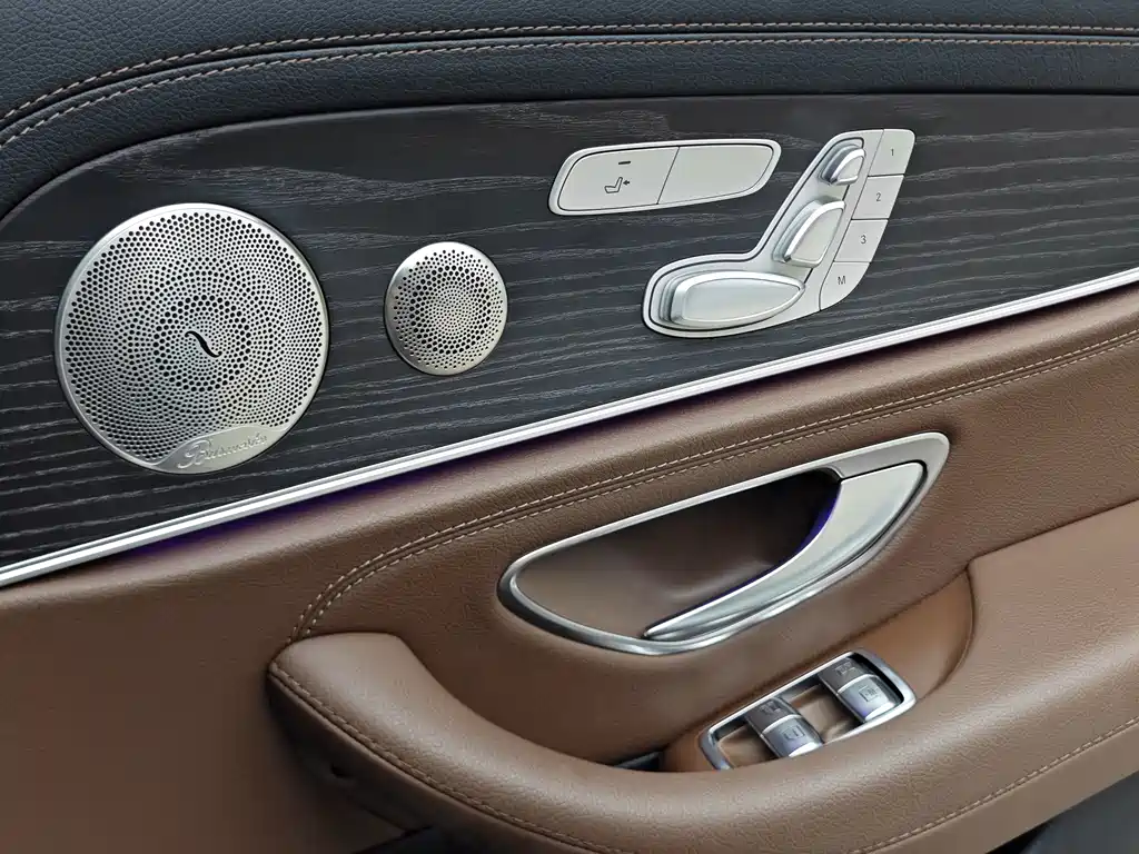 Mercedes-Benz E-Class 2022 — фото 11