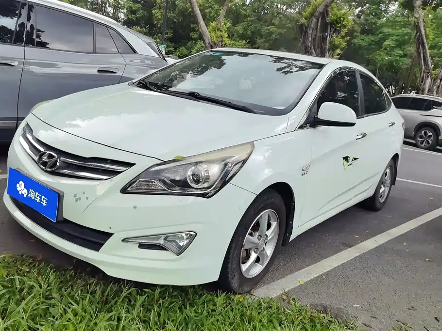 Hyundai Verna 2015 — фото 1