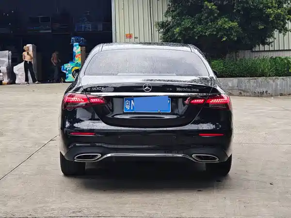 Mercedes-Benz E-Class 2022