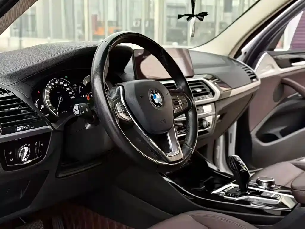 BMW X3 2018 — фото 9