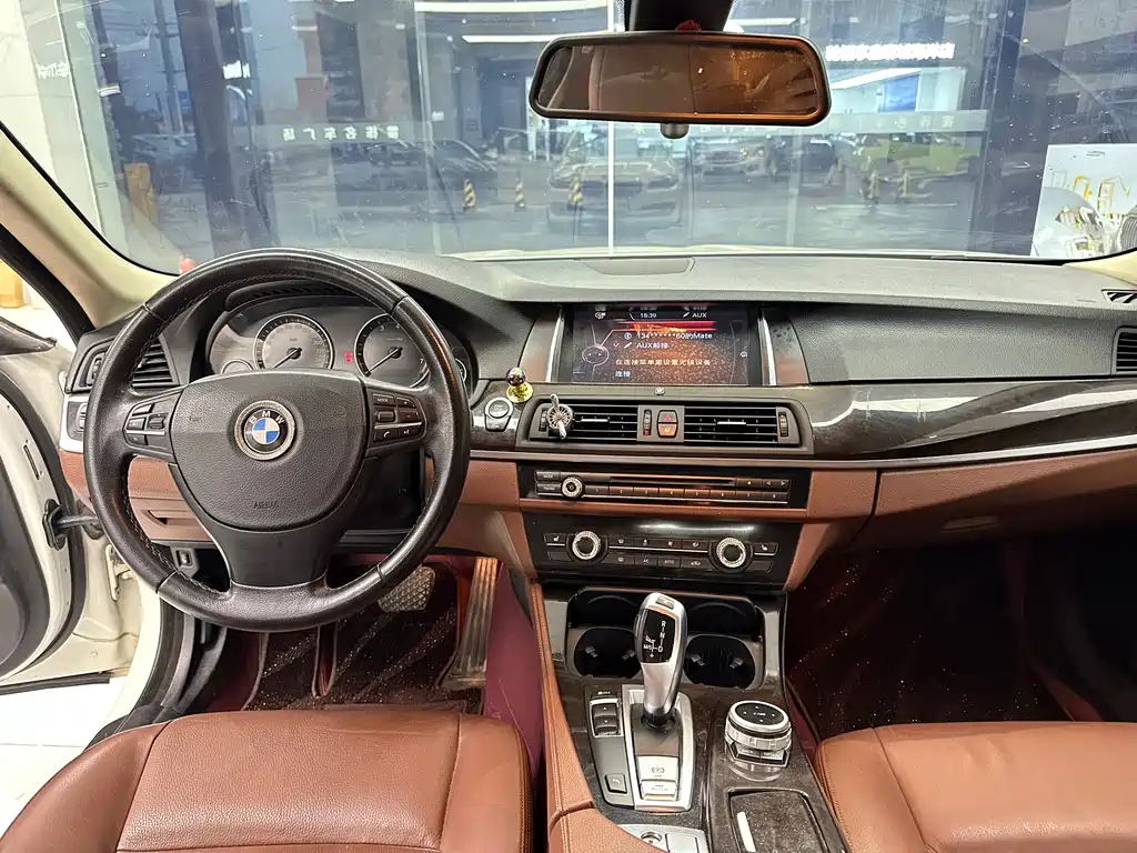 BMW 5 Series 2014 — фото 12