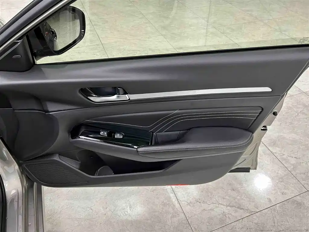 Nissan Teana 2022 — фото 12
