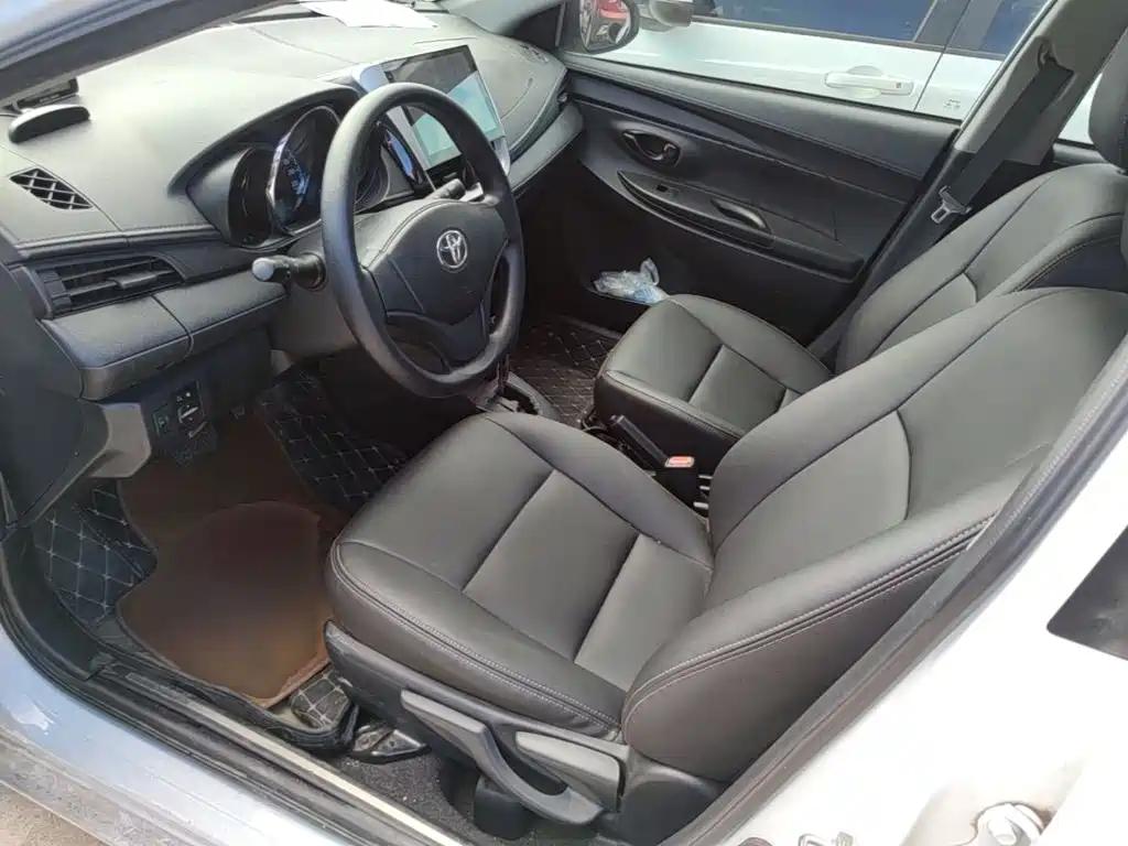 Toyota Yaris L 2018 — фото 15
