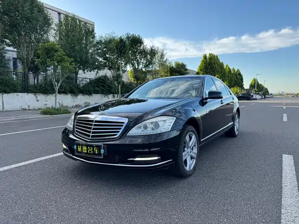 Mercedes-Benz S-Class 2012