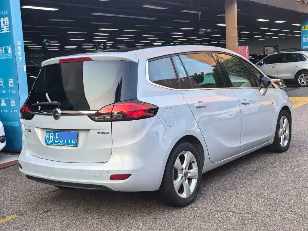Opel Zafira 2014 — фото 2