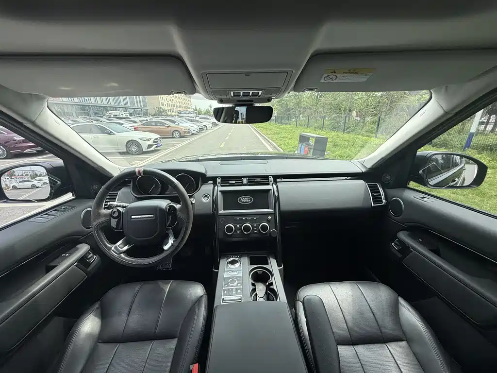 Land Rover Discovery 2019 — фото 13