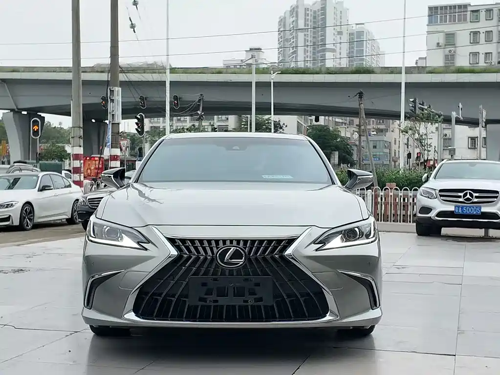 Lexus ES 2022 — фото 2