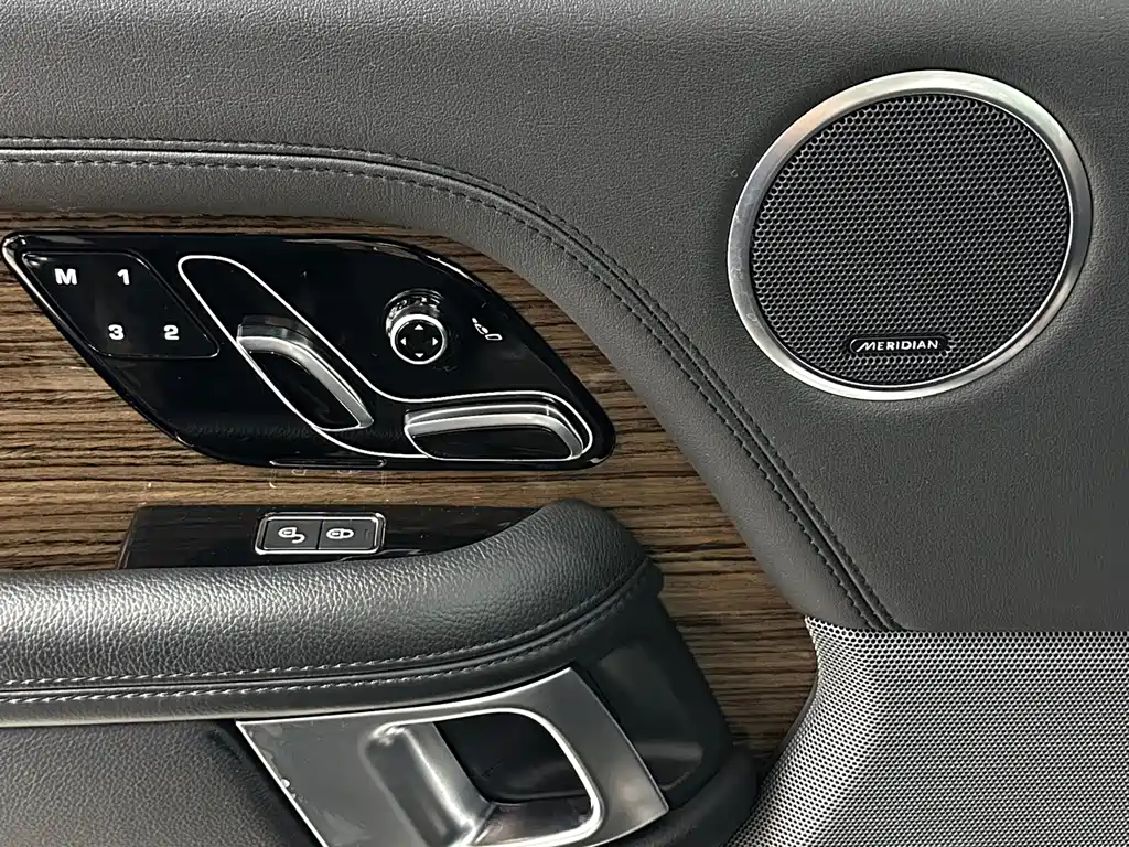 Land Rover Range Rover 2020 — фото 17