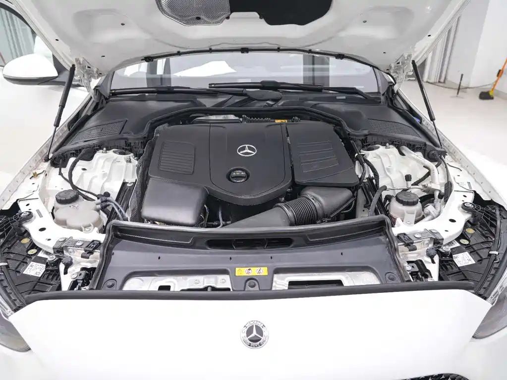 Mercedes-Benz C-Class 2024 — фото 21