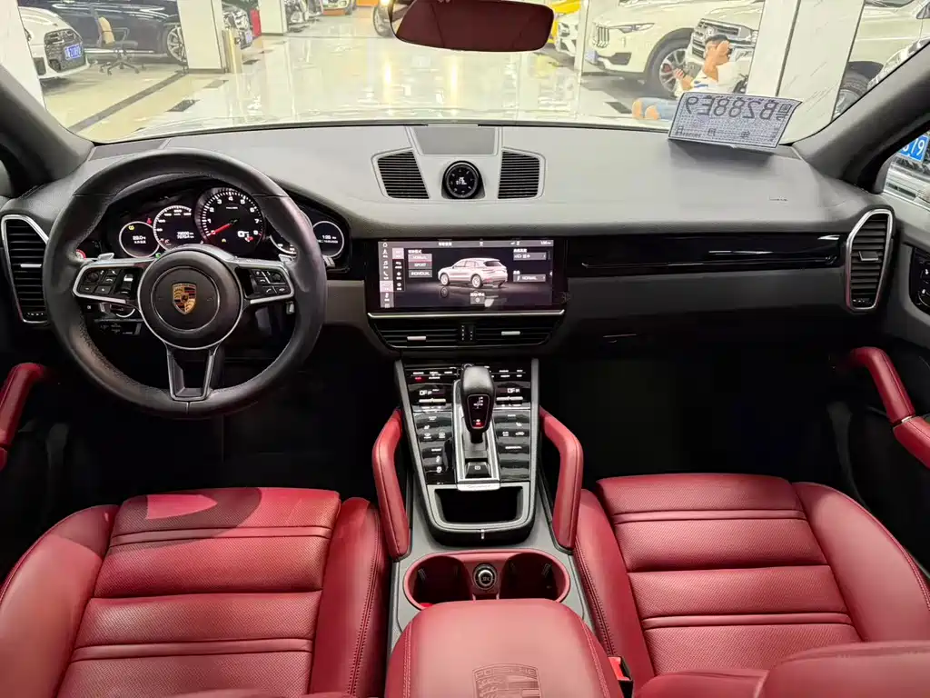 Porsche Cayenne 2019 — фото 10