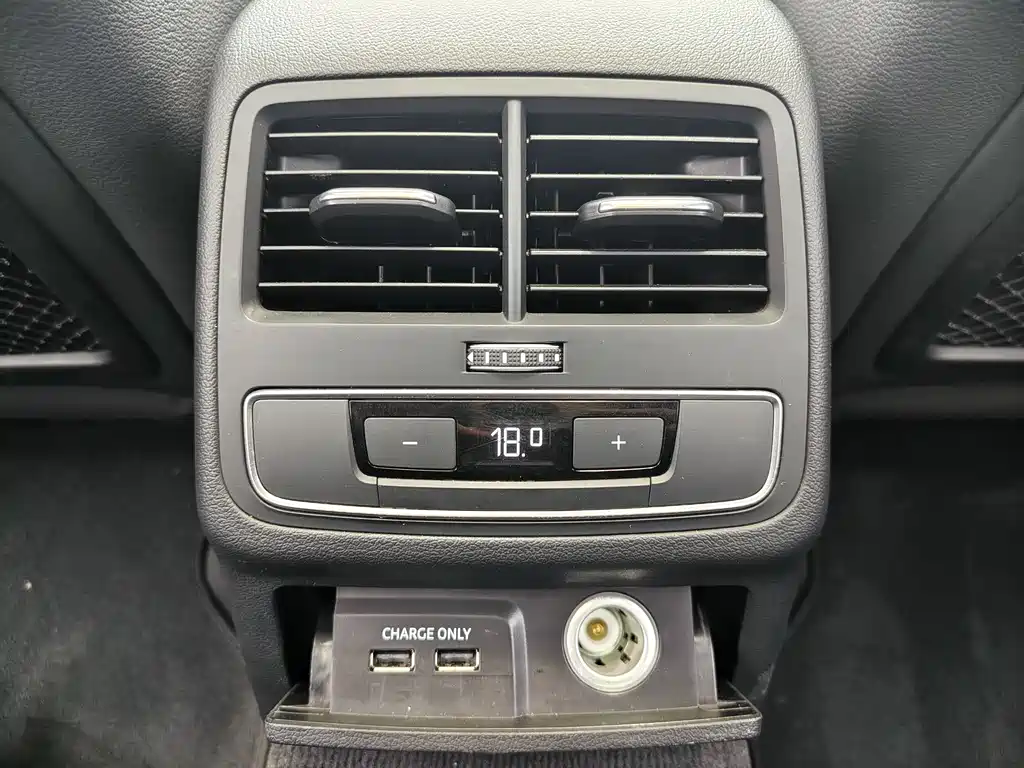 Audi A4L 2020 — фото 17