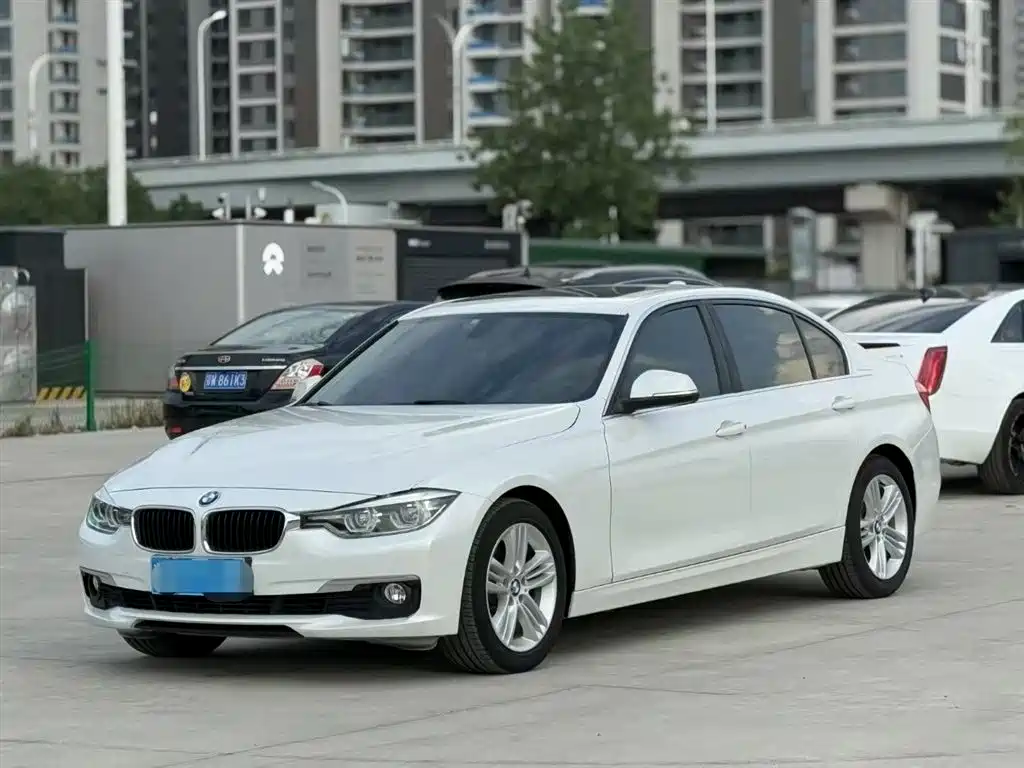 BMW 3 Series 2017 — фото 1