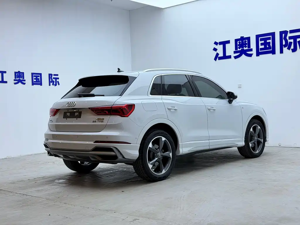 Audi Q3 2023 — фото 18