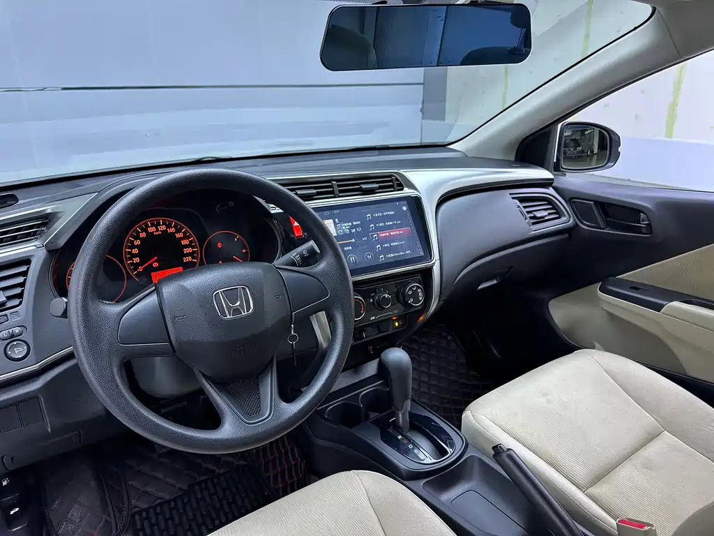 Honda City 2017 — фото 10