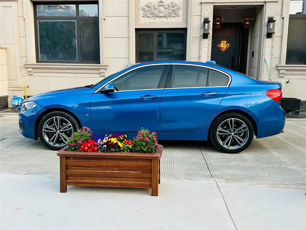 BMW 1 Series 2020 — фото 10