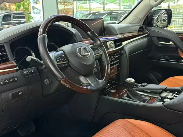 Lexus LX 2016