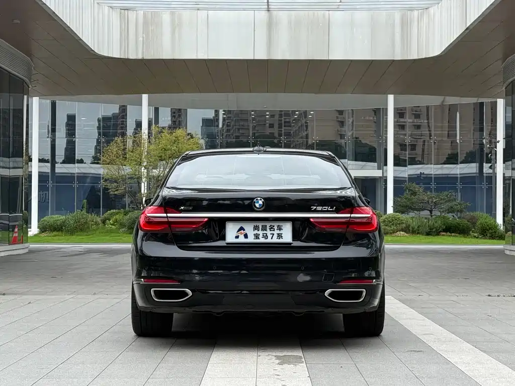 BMW 7 Series 2016 — фото 16