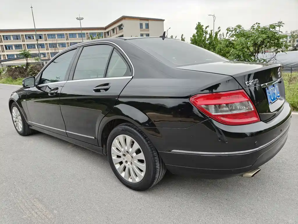 Mercedes-Benz C-Class 2011 — фото 4