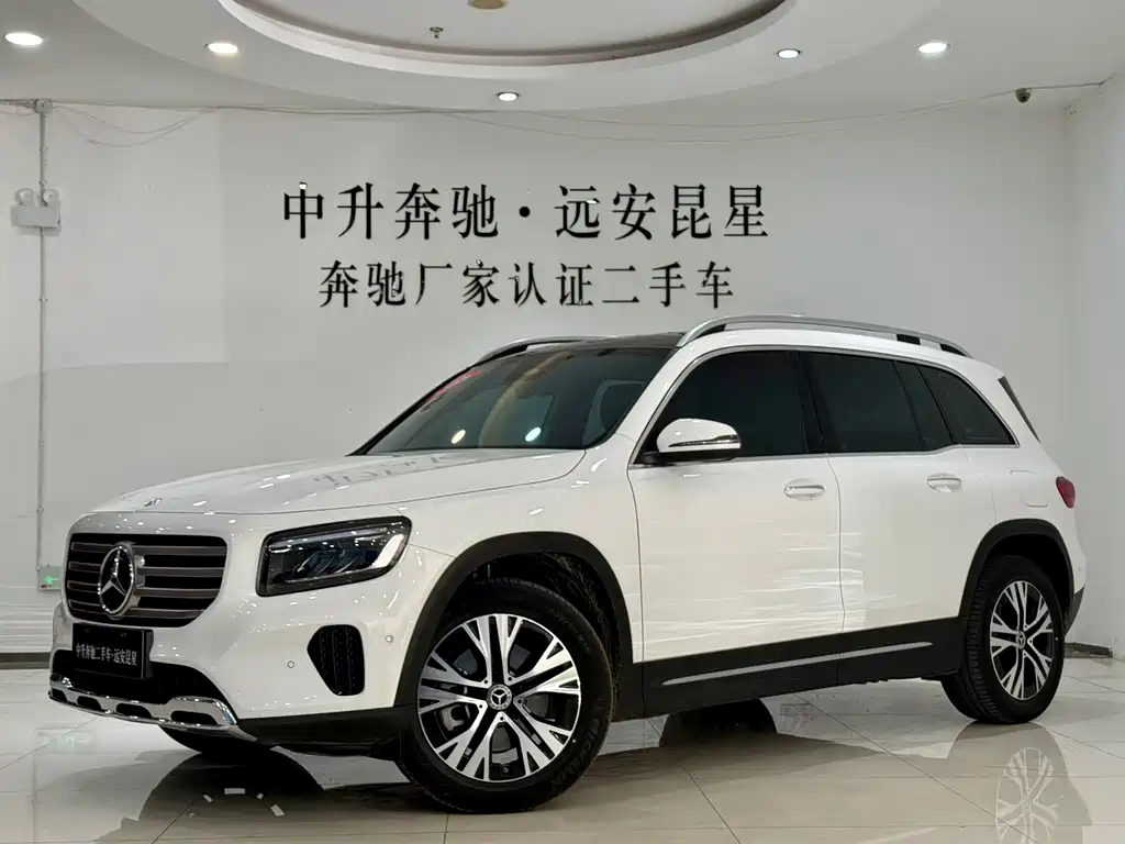 Mercedes-Benz GLB 2024 — фото 1