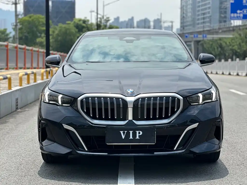 BMW 5 Series 2025