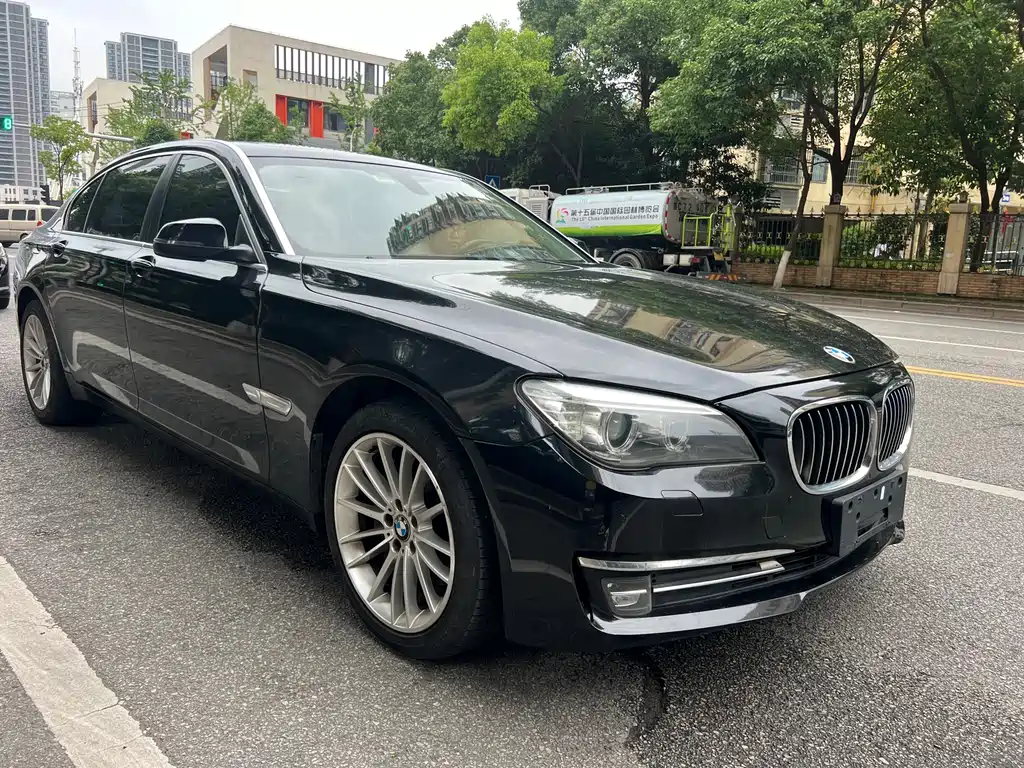 BMW 7 Series 2014 — фото 14