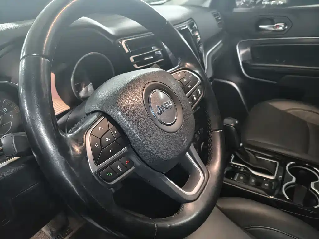 Jeep Grand Commander 2020 — фото 16