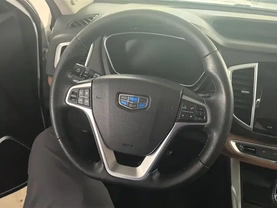 Geely Vision X6 2018 — фото 15