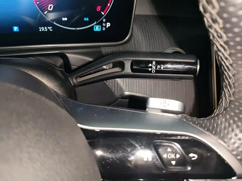 Mercedes-Benz C-Class 2023 — фото 14