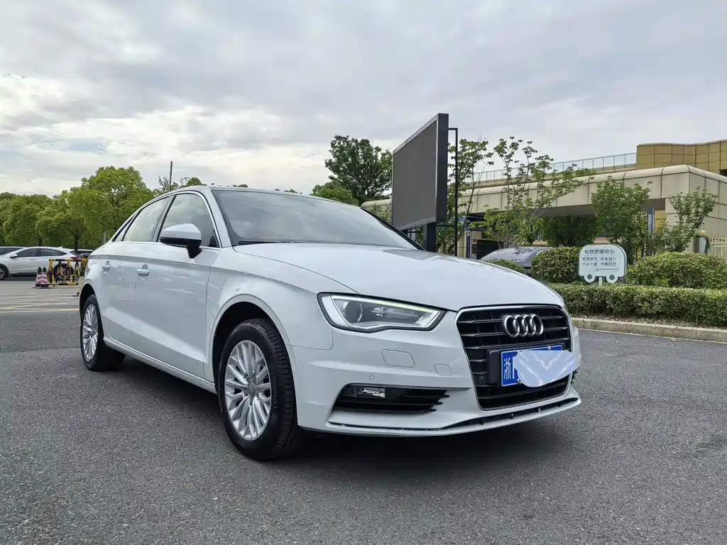 Audi A3 2016 — фото 1