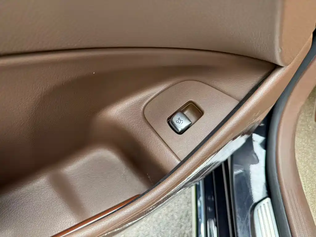 Mercedes-Benz E-Class 2021 — фото 20