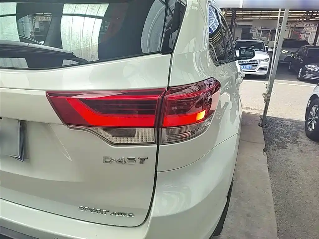 Toyota Highlander 2018 — фото 8