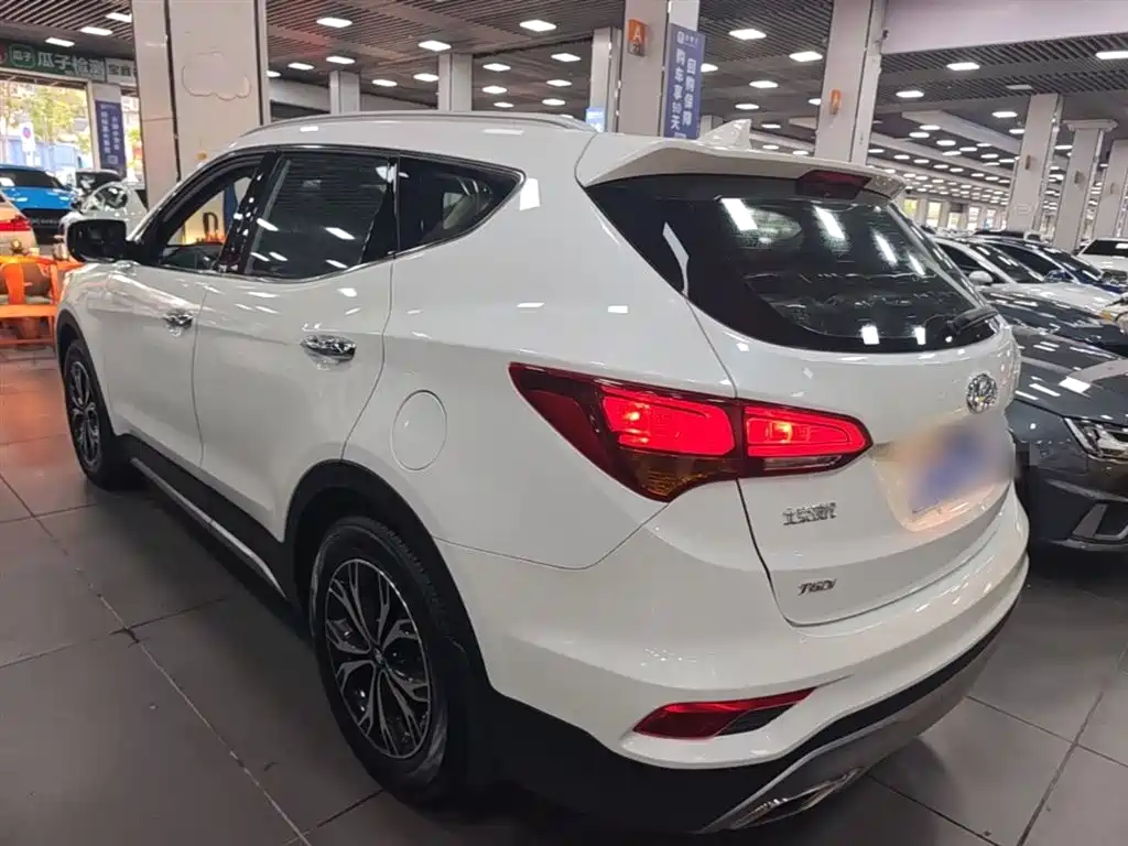Hyundai Santa Fe 2018 — фото 5