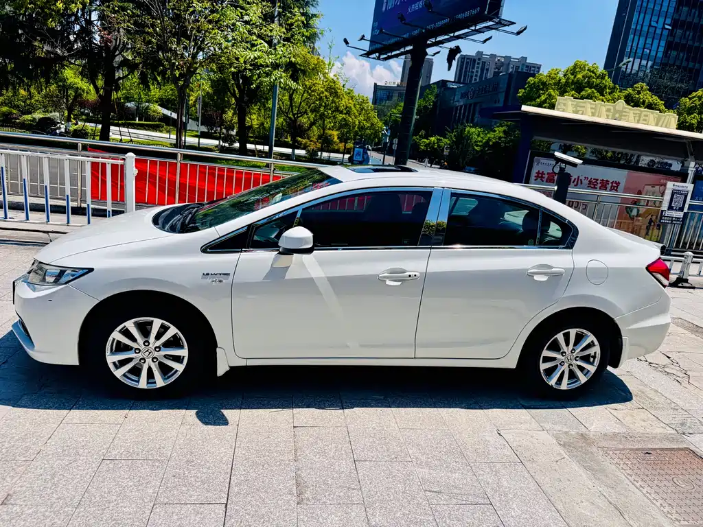 Honda Civic 2015 — фото 12