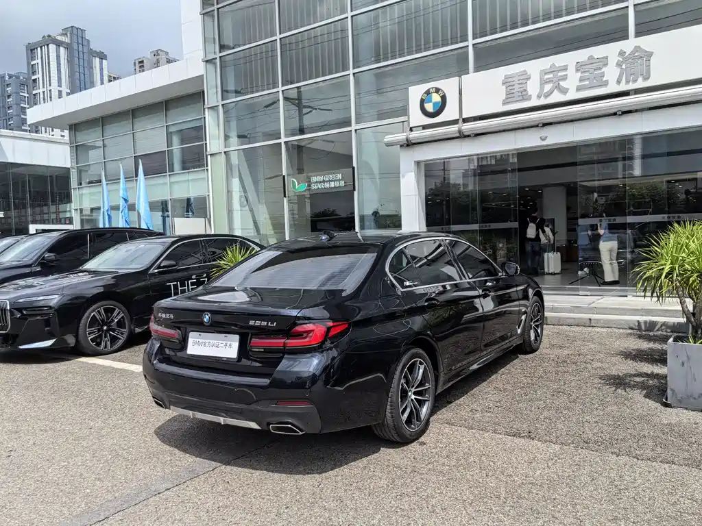 BMW 5 Series 2023 — фото 15