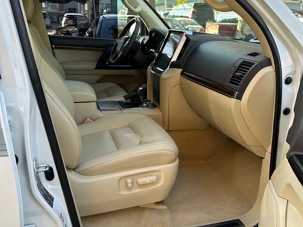 Toyota Land Cruiser 2016 — фото 12