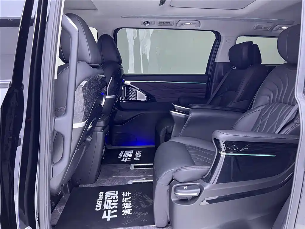 GAC Motor Trumpchi M8 2024 — фото 21