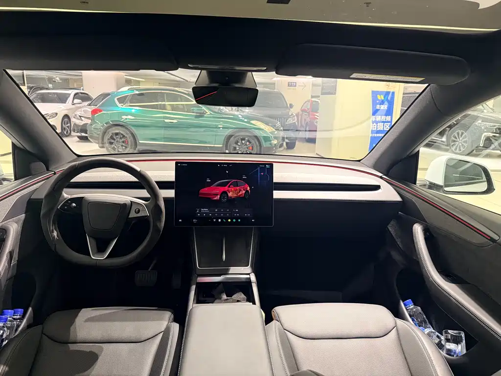 Tesla Model Y L 2025 — фото 15